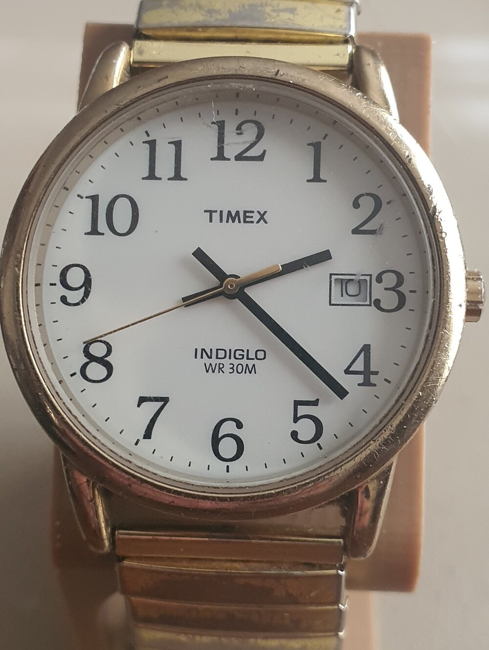 10/$20 Vtg Timex Indiglo Goldtone/White Stainless Steel Men's Watch w/Date
